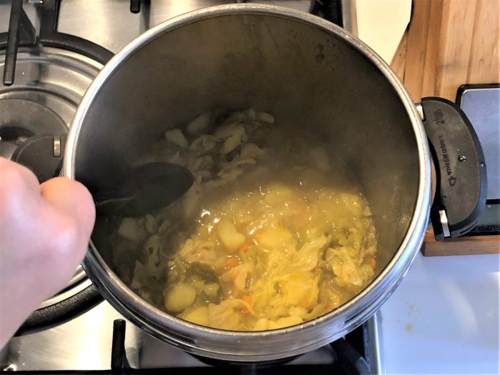 Recipe for cabbage and potato soup