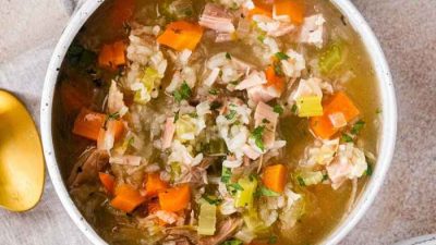 Recipe for chicken soup from carcass