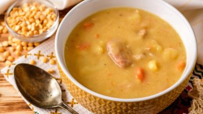 Recipe for pea soup with ham hocks