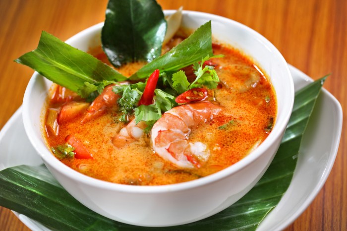 Yum tom soup thai chicken shrimp easy make cold down minutes under clear when like feeling hands sour hot